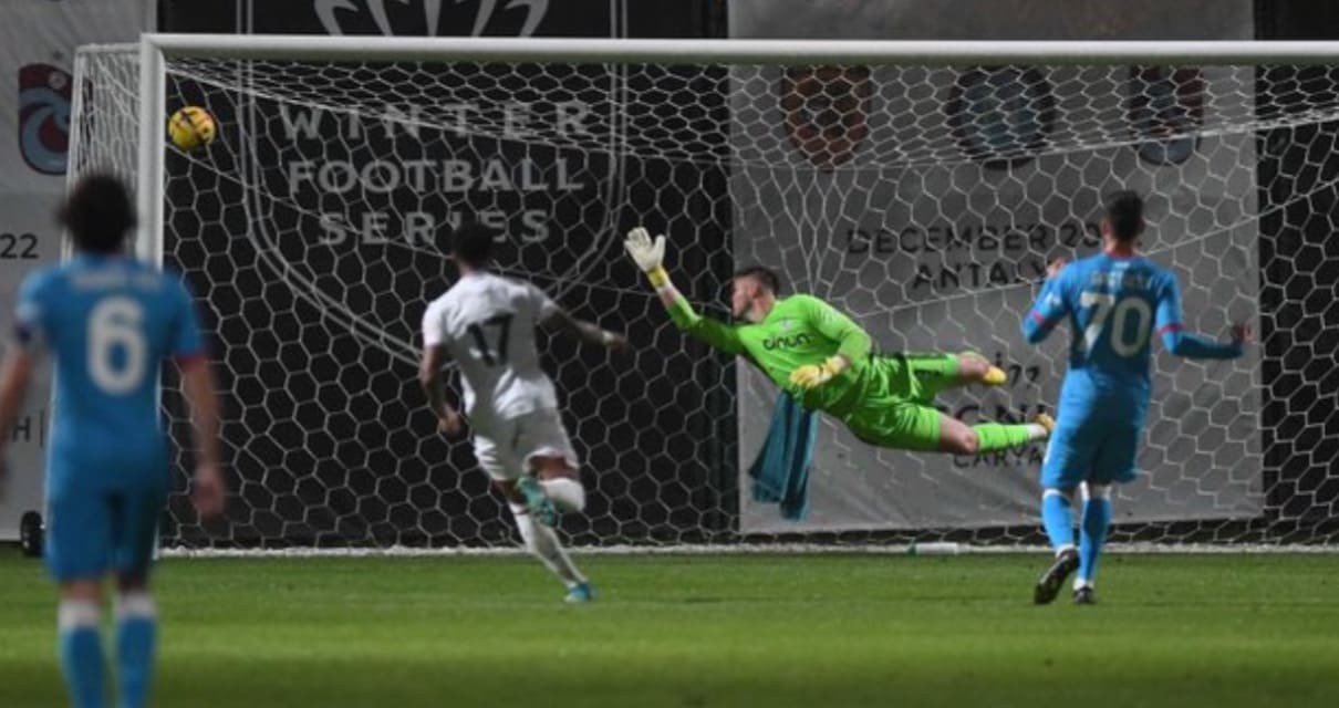 Napoli, vittoria sul Crystal Palace: brilla Raspadori