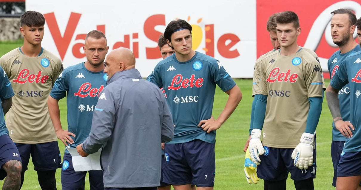 Napoli: intervento riuscito per un calciatore