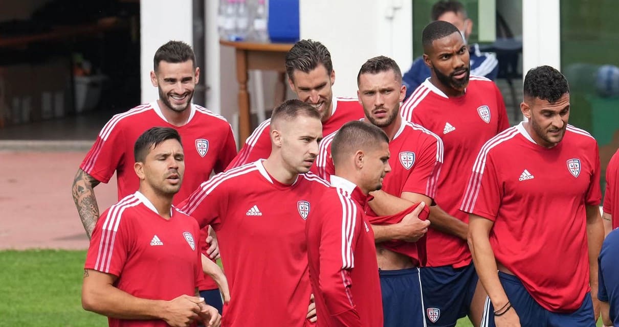 Cagliari: seduta di allenamento per i rossoblu
